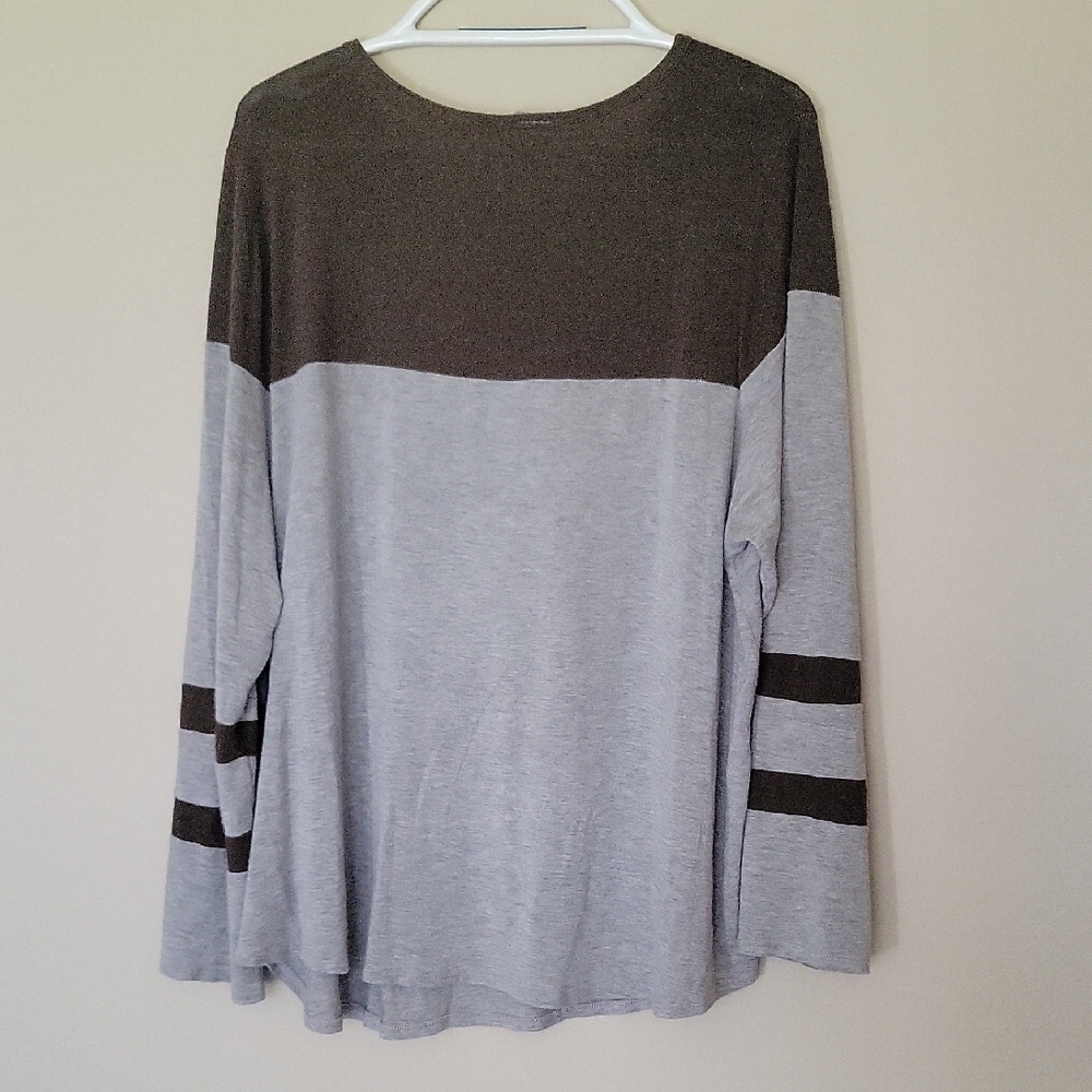 Moa Moa Black and Gray Boxy Long Sleeve Blouse - Picture 4 of 8